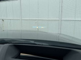 ヘッドアップディスプレイ装備です。運転時の視界に様々な情報が投影されます。