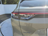 後続車からの視認性に配慮したテールライトを装備しています。