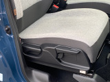 ■ハイトアジャスター■リクライニングだけでなく座席の高さも調整できるので運転のしやすい姿勢を微調整できるので長い運転でも疲れにくいですよ!ご自身にあったドライビングポジションで運転しましょう