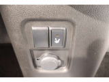 【運転席シートヒーター】座面と背もたれをすばやく温めるシートヒーターを内蔵。身体を直接温めることができるので、寒さが厳しい日も快適に過ごせます。