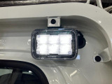 【LED大型荷台作業灯】 夜間・朝方の、暗い場所での作業の際に荷台を照らします