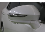 シャープなデザインのウインカーミラーです。ウインカーミラーはお洒落なだけでなく、対向車や歩行者からの視認性が良く安全性が向上し、事故防止にもつながります。
