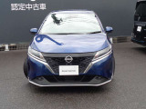 純正エアロパーツが付いて迫力あります。