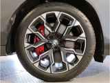 【BMWアロイホイル】軽量かつ強度に拘ったアロイホイル。走行性能ポテンシャルを引き出す設計。車の足元を引き締めてくれる大きなポイントはアロイホイルです。