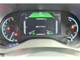 センターにマルチインフォメーションディスプレイ搭載により、車の走行状態が、一目で確認できます。