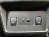 後席ヒートシーター搭載!同乗者も快適にドライブできますね!