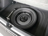 スペアタイヤはやっぱり安心ですね。