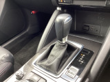 アクセルペダルを踏み込む量や速さに応じて変速パターンをし、人馬一体の運転感覚を発揮してくれる6速オートマ!