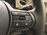アダプティブクルーズコントロールは、高速道路などで設定した車速内で自動的に加減速の支援を行い、前走車との車間距離を維持しながら追従走行を支援する装置です。