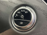 メモリー付きパワーシートが装備されている車両はシートの位置・ドアミラーの角度・ハンドルの位置を3名まで記憶出来ます。