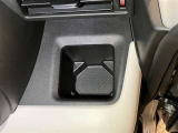 こんなところにもドリンクホルダーが!気遣いがきいてます!