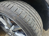 【タイヤの溝もしっかりとございます】車の状態や気になることがございましたらお気軽にお問い合わせくださいませ。