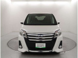 明るいLEDヘッドライトが夜間走行の安全をしっかりサポート☆フォグランプとオートライト機能も付いています。