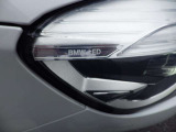 夜間の視認性が高いのはもちろん、BMWらしいシャープなデザインになっているので、昼間でもフロントの印象をかなり引き締めてくれます。