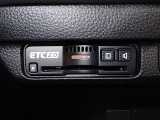 デザインスッキリのビルトイン『ETC』!高速道路の特典はもちろん、キャッシュレスなので料金所では徐行するだけで通過可能です!