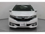 Honda SENSING搭載!ミリ波レーダー単眼カメラで、クルマの前方の状況を認識。ブレーキやステアリングの制御技術と強調し、安全・快適な運転や事故回避を支援する先進のシステムです。
