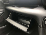 充実の小物入れを完備。ついつい貯めがちな小物をスッキリ収納できますね。
