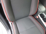 運転席シートに破れなどはございません。