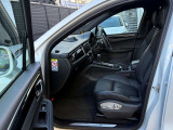 車両はすべて屋内にて保管しておりますので、綺麗な状態のお車をご覧いただけます。