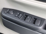 パワーウインドウ等スイッチ類です。
