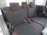 後部座席も気になるようなキズ・汚れやへたり等、大きなダメージはなく、良好な状態です。