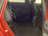 ★チップアップ&ダイブダウン機能付き【ULTR SEAT】は後席座面を左右分割で跳ね上げることができます☆トランクで積載できない背の高い荷物をラクラク収納できます。ホンダ車ならではの人気装備です♪