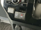 【電動パーキングブレーキ】条件を満たした場合に従来のパーキングボタンやレバーを引かなくてもパーキングに自動的に入り、発進状態の条件を満たした場合には自動でパーキングブレーキが解除されます