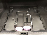 【パンク修理キット】補修材が入ったボトルとコンプレッサーがセットになっています。
