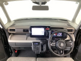 【前方視界】開放的な前方視界!運転がしやすく疲れにくいです♪窓が大きく、見通しがとっても良いおクルマですよ♪