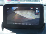 ◆バックカメラを標準装備。駐車場などでの取り回しもスムーズに行っていただけます◆