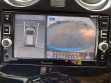 アラウンドビューモニターは自分の車を上空から見ているような画像で駐車場へ止められます♪日産独自のサポートシステムです♪
