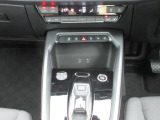 見た目に美しく、そして機能的でもあること。これこそがAudiのインテリアの伝統です。