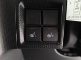 運転席と助手席にはシートヒーターも付いています!