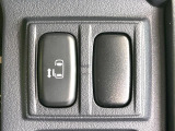 【パワースライドドア】スマートキーや運転席のスイッチでスライドドアの開閉が可能♪電動だから力を入れてドアを開ける必要が無く、小さいお子様でも、重い荷物を持っている時もラクに開け閉めできます♪