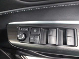 運転席からも操作可能な全席パワーウィンドウが装備されています。