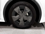 タイヤサイズは195/60R17です。