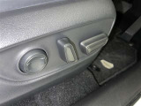 パワーシート搭載。微妙な調整が手軽にでき、ピッタリのポジションで運転することが可能です。