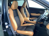 大きなフロントシートでゆったりとドライブ、長距離運転も疲れません♪ハイトアジャスターも付いているのでお好きな位置に調整できます。