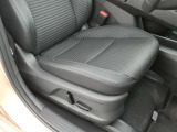 運転席はパワーシートになります。