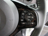Hondaセンシングの機能のひとつ、アダプティブクルーズコントロール付!アクセルから足を離しても設定したスピードと前車との車間を保ち走行してくれます!車線維持もアシスト☆高速道路で疲労軽減ですね☆