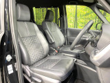 運転席シート廻りは使用感も少なく、良好な状態となっています。前オーナー様が丁寧に使っていたことがよくわかりますね。