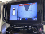 【フロントカメラ】運転席に座った状態で死角になりやすいクルマの前の様子まで確認でき安全ですね♪