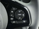 ◆アダプティブクルーズコントロール◆予め設定した車速内でクルマが自動的に加減速。前走車との適切な車間距離を維持しながら追従走行します。【LKAS】車線維持支援システムでステアリング操作を支援。