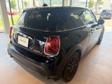かわいいテールのデザインはほかの車にはない魅力があります。ひと目で&ldquo;MINI&rdquo;とわかるデザインはアナタを虜にしてしまうかもしれません