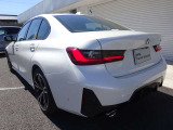 長期にわたる保証を実現。安心の無償保証。2年間のBMWプレミアムセレクション保証と延長保証(別途費用)を合わせて最大4年間の保証。万一の故障に長期間備えることができ、ご安心してお乗り頂けます。