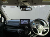 フロントガラスが広く視界が広々としているので、運転がとてもし易いです