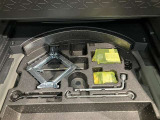 【パンク修理キット剤】こちらのお車にはパンク修理キット剤ついております♪
