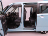 愛知ダイハツではお車をご購入頂いた後が本当のお付き合いのスタートだと思っています。 ですので定期点検や車検もお得なパックをご用意してお客様に頼りにされるダイハツディーラーを目指しています☆