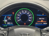 【メーターまわり】ドライバーから見やすい位置にあって安全運転に寄与します。マルチインフォメーションディスプレイでは、クルマに関する情報の確認はもちろん、各種安全機能・装備のON/OFFも設定可能。