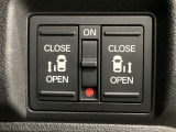 【両側パワースライドドア】両側がパワースライドドアになっており、運転席のスイッチやスマートキーでも開閉が可能です!開口部も広いので乗り降りも楽々♪